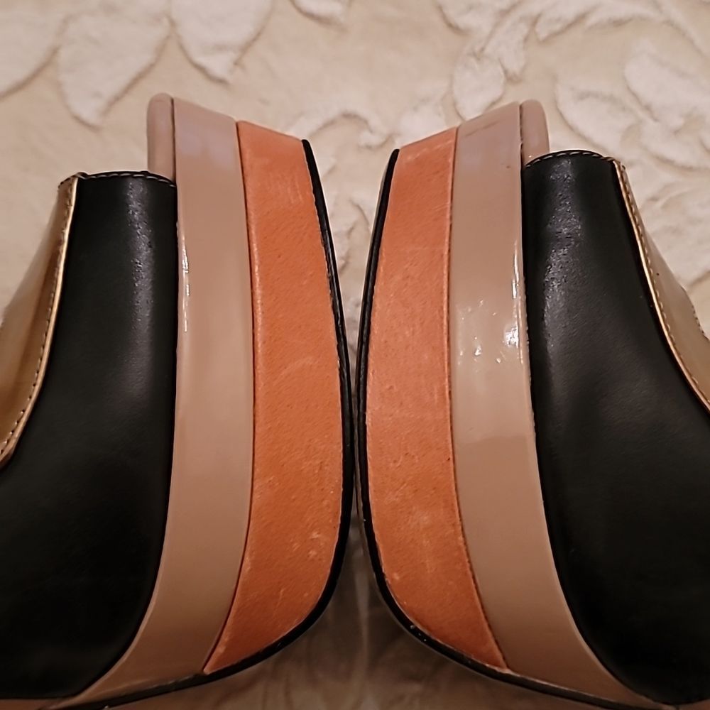 Jessica Simpson Evannan Black & Gold Peep Toe Heels - Picture 12 of 16